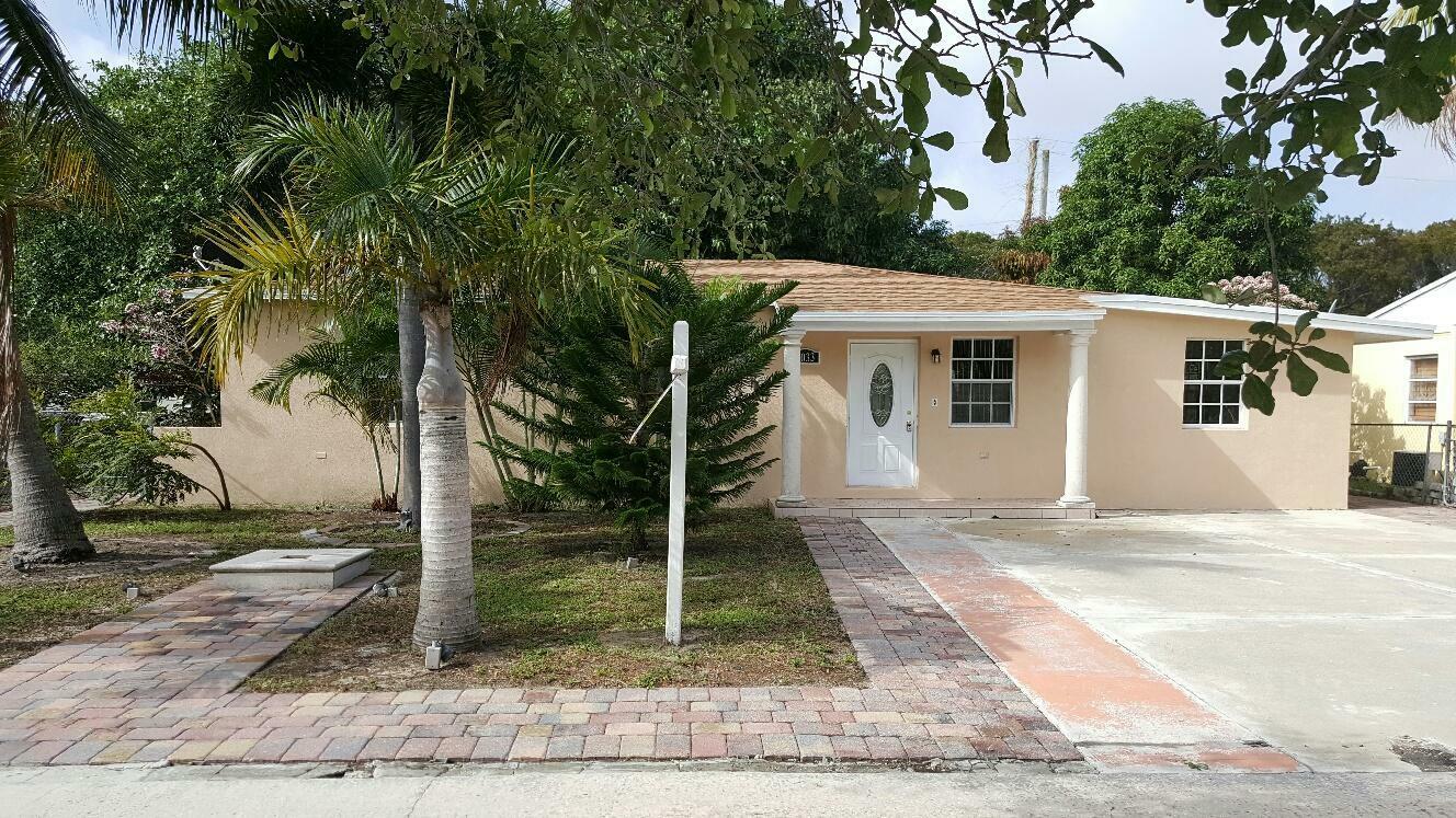 Property Photo: 3033 Parker Avenue FL 33405