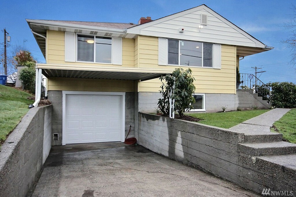 Property Photo:  1219 E Harrison St  WA 98404 