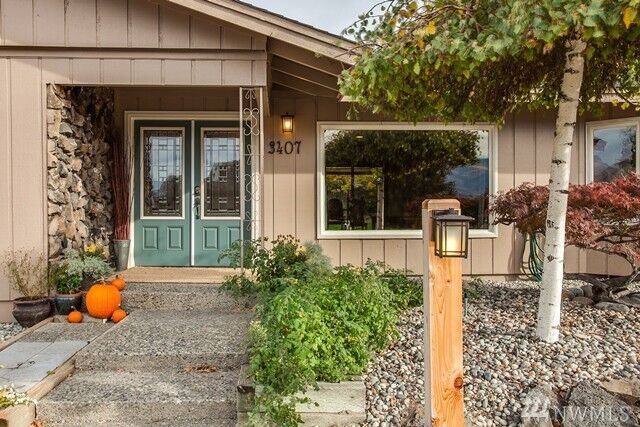 Property Photo:  3407 NW Empire Ave  WA 98802 