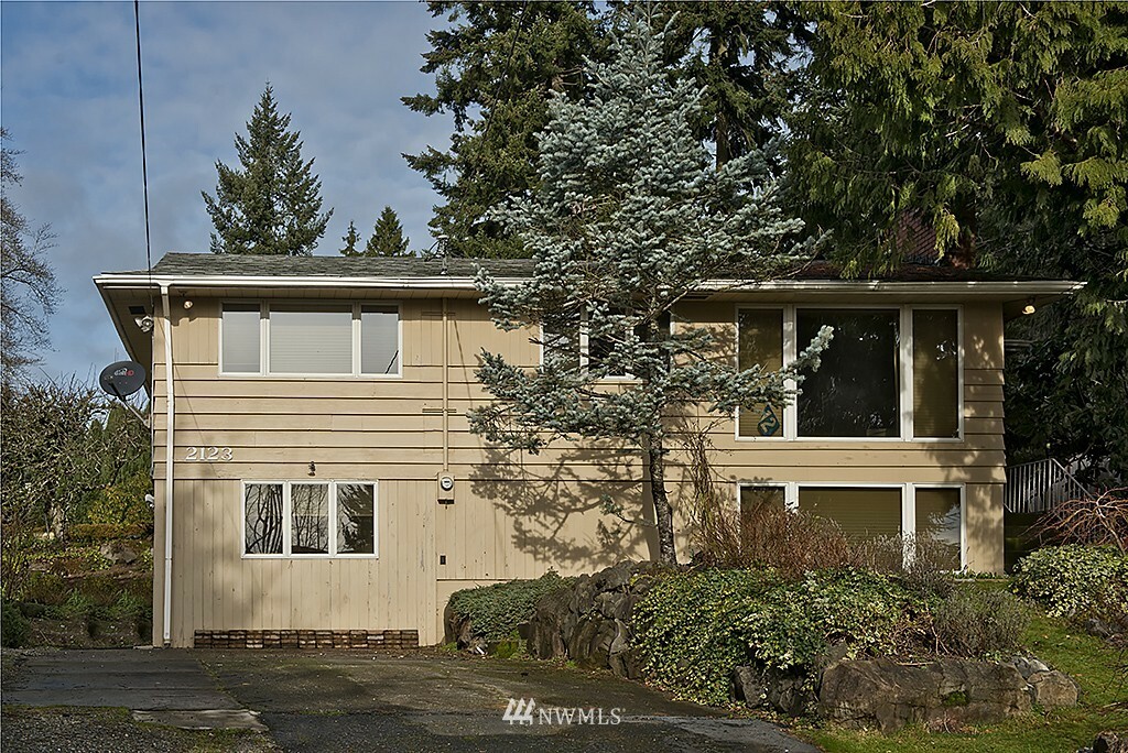 2123 102nd Avenue NE  Bellevue WA 98004 photo