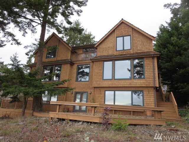 Property Photo: 734 Tillamuk Dr WA 98257