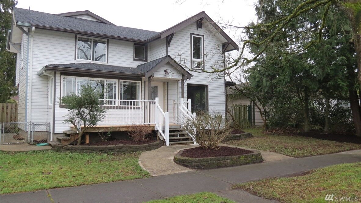 Property Photo: 1723 Virginia Ave WA 98201