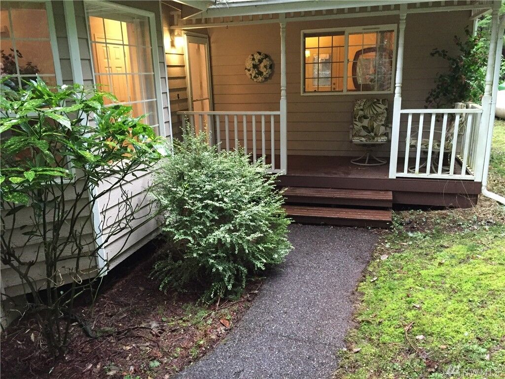 Property Photo:  6 Ravenwood Ct  WA 98229 