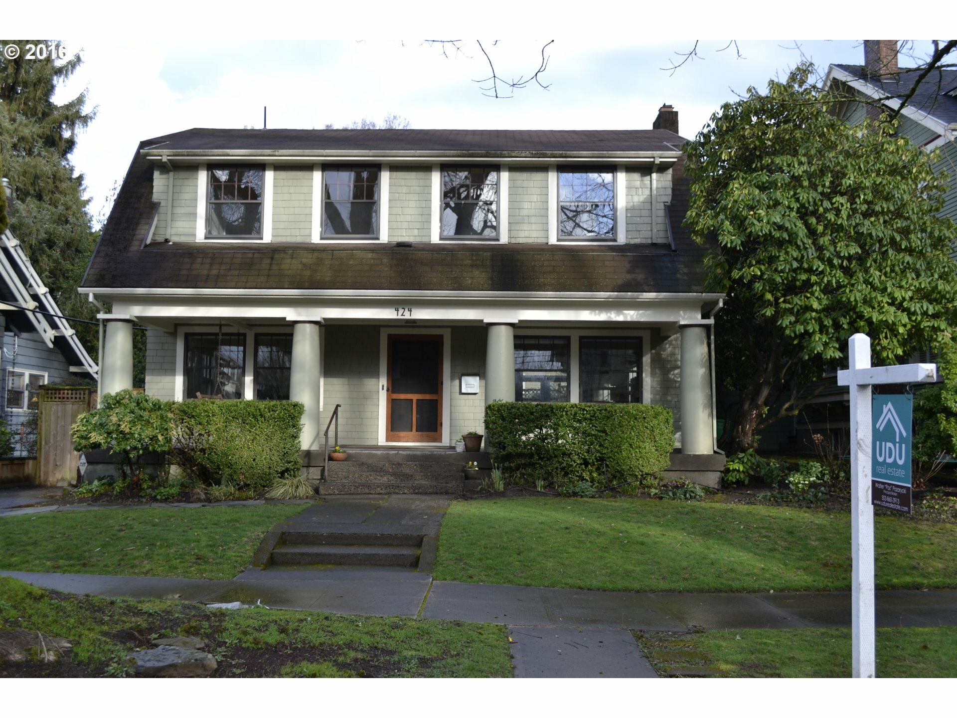 424 NE Hazelfern Pl  Portland OR 97232 photo