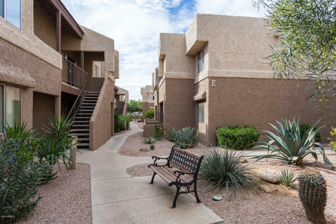 Property Photo: 4554 E Paradise Village Parkway N 111 AZ 85032