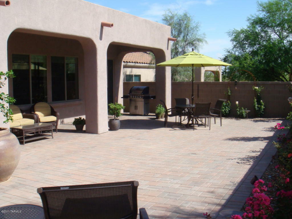 Property Photo:  6147 N Placita Manantial La Paloma  AZ 85718 