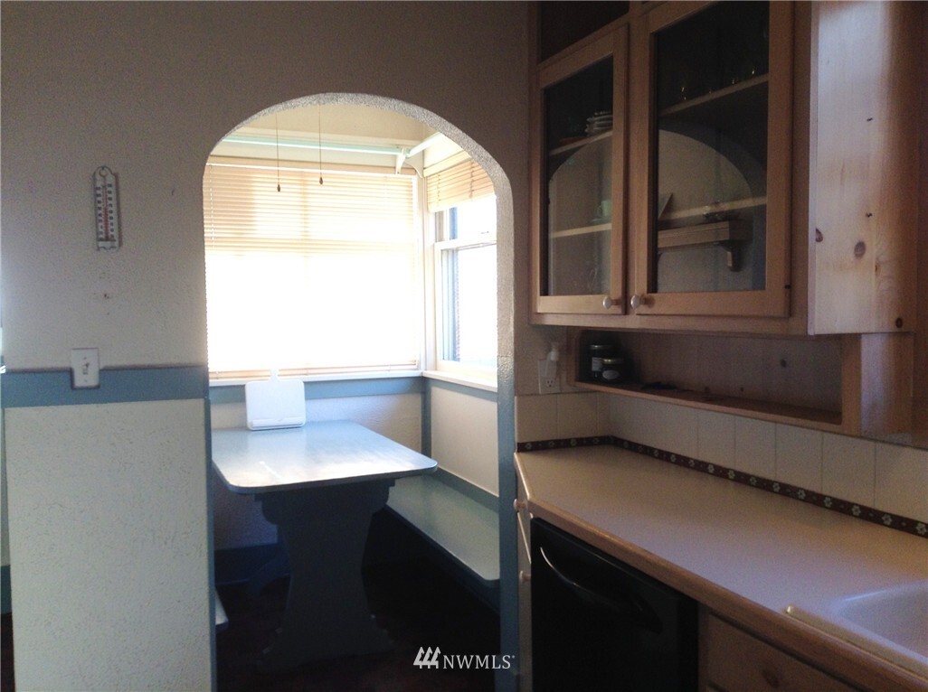 Property Photo:  420 Cottage  WA 98815 