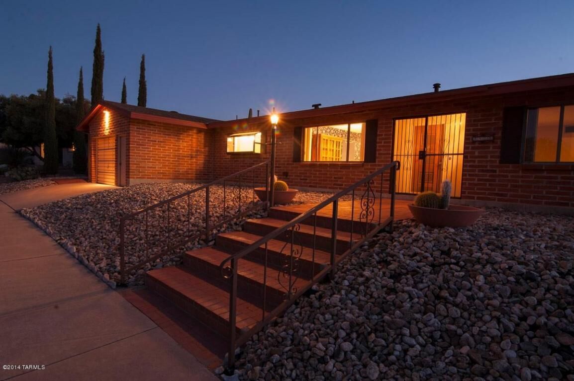 Property Photo: 8902 E Rosewood Street AZ 85710