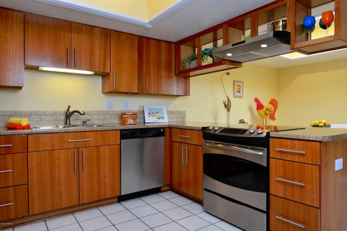 Property Photo: 1040 W Calle Bonita AZ 85737