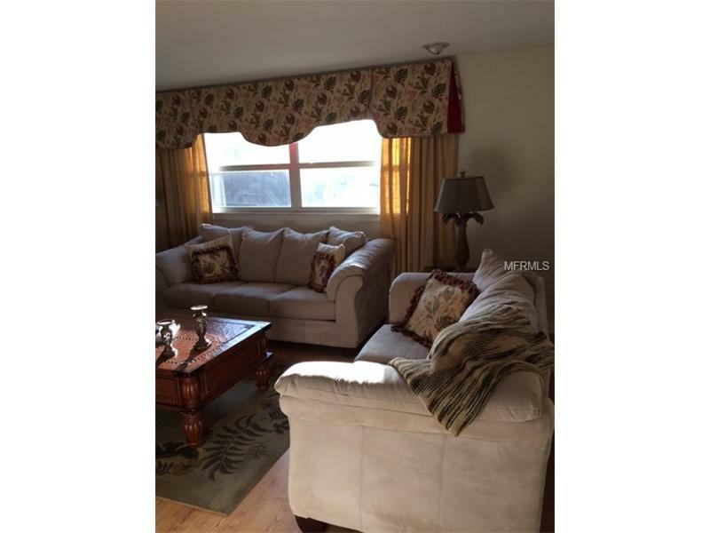 Property Photo: 4122 Playa Court FL 32812
