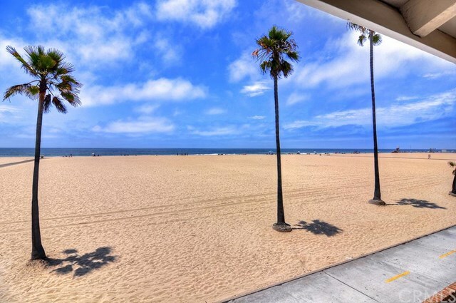 Property Photo: 1104 W Oceanfront CA 92661