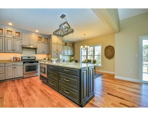 Property Photo:  25 Peach Tree Ln  MA 01845 