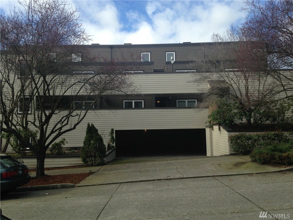 Property Photo:  2219 14th Avenue W 101  WA 98119 