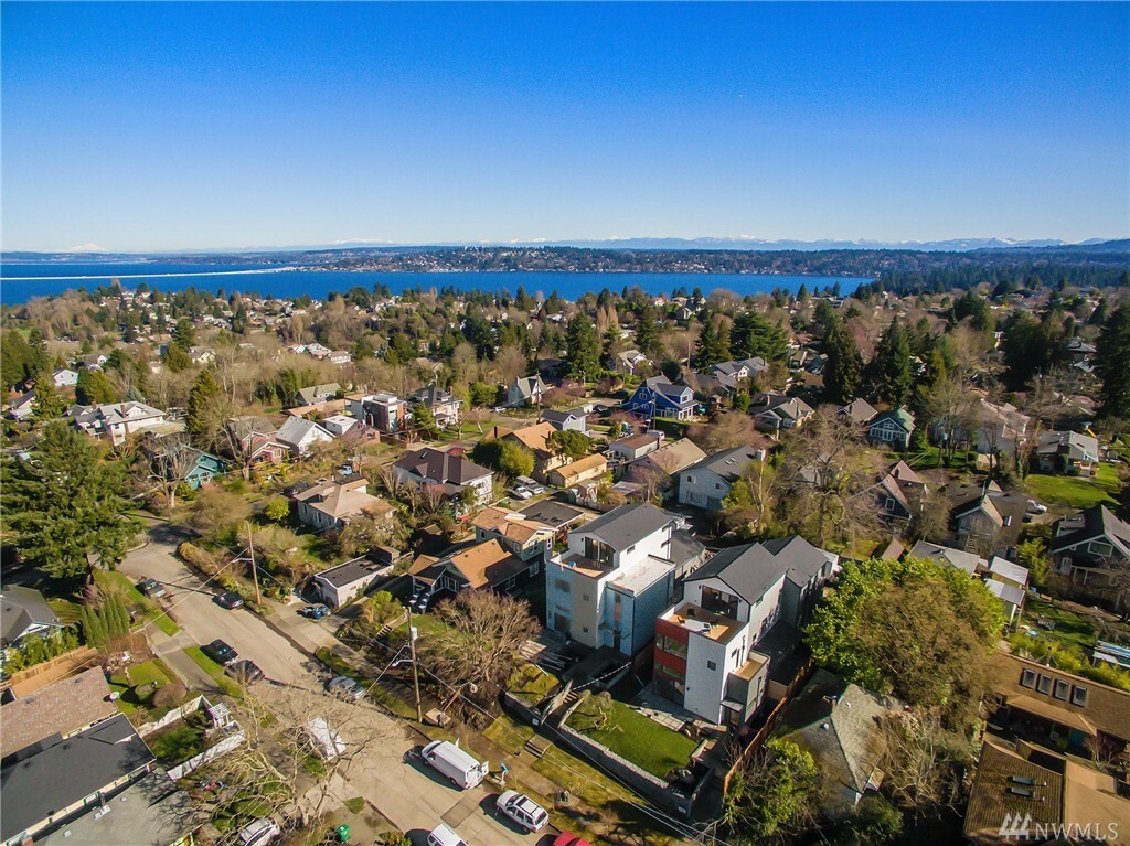 Property Photo: 4922 43rd Ave S WA 98118