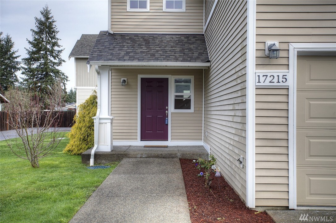 Property Photo: 17215 24th Av Ct E WA 98445