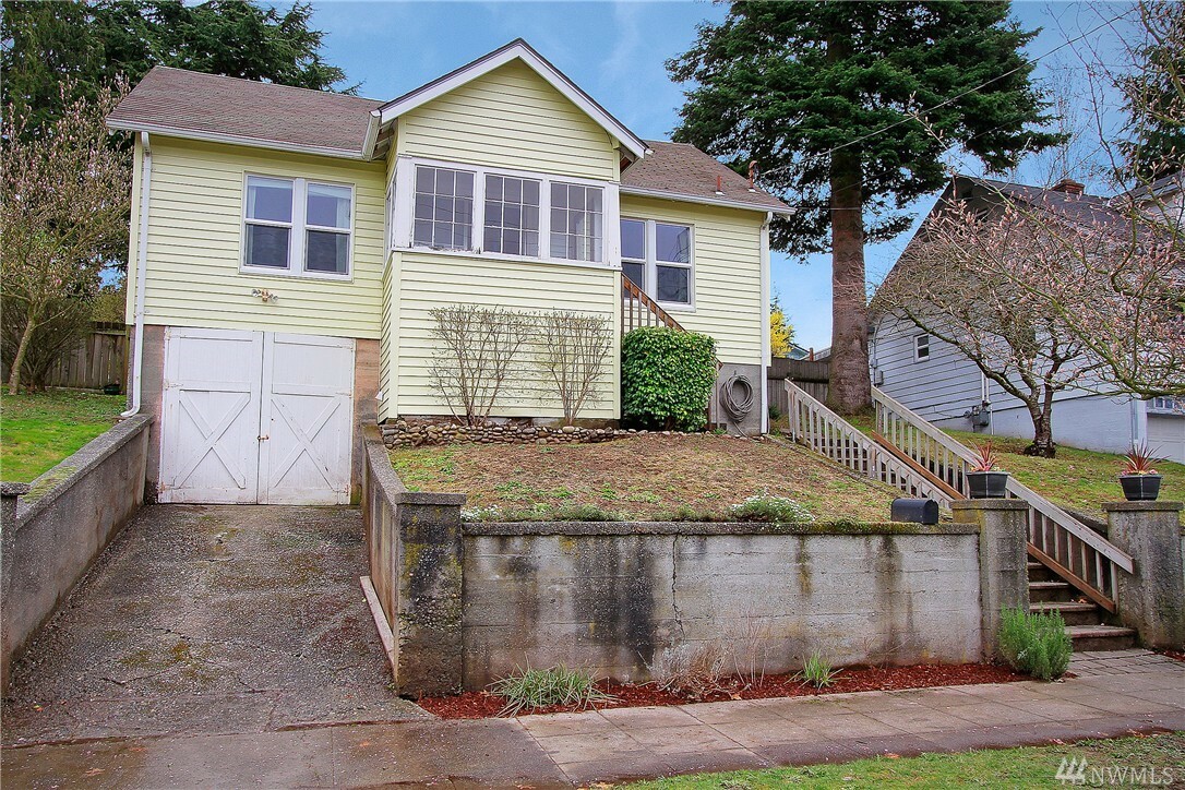 Property Photo:  9444 14th Ave SW  WA 98106 