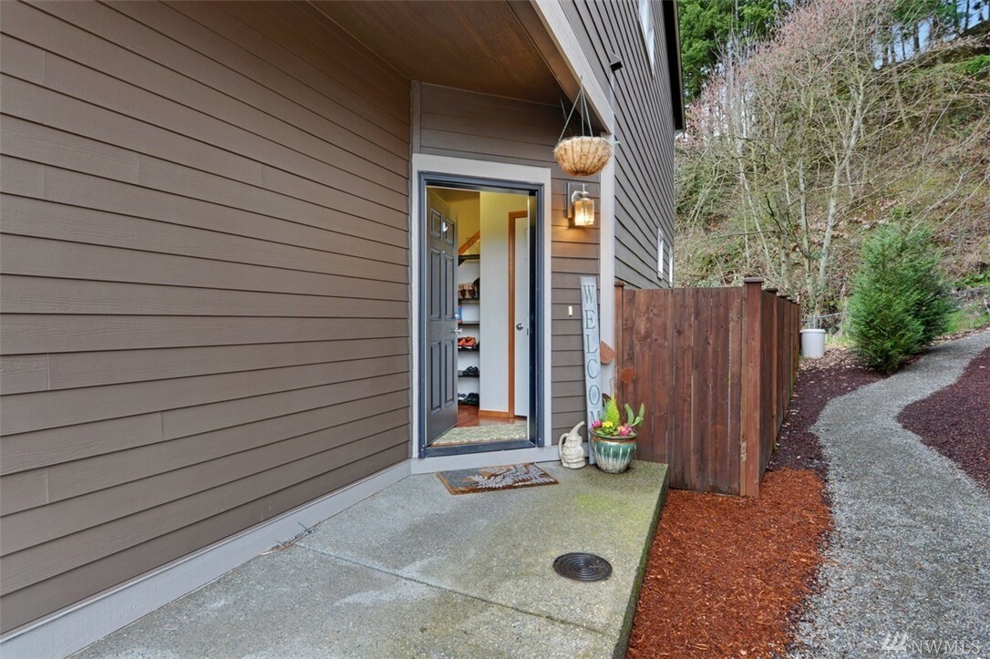 Property Photo:  137 60th St SE  WA 98092 