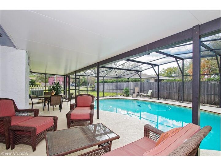 Property Photo:  905 Oak Forest Drive  FL 32708 