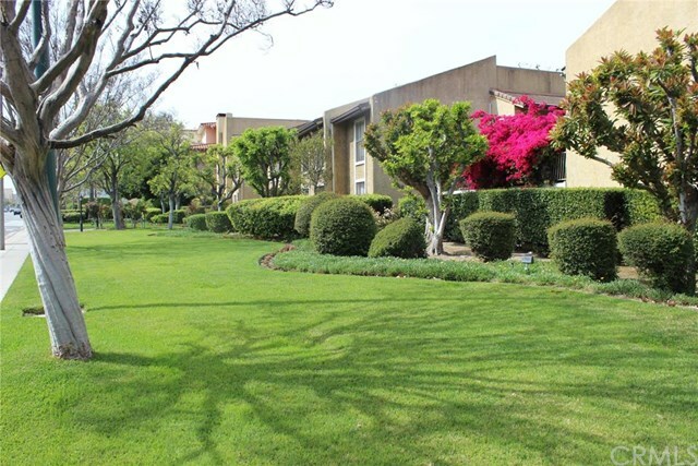 Property Photo:  535 W Duarte Road 8  CA 91007 