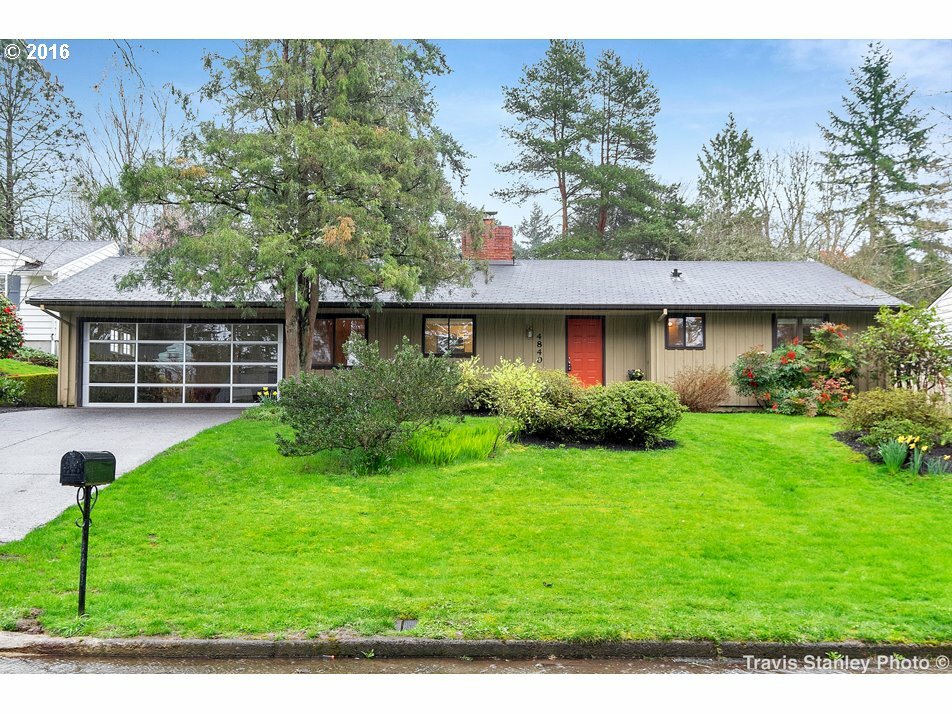 Property Photo: 4840 SW 42nd Ave OR 97221