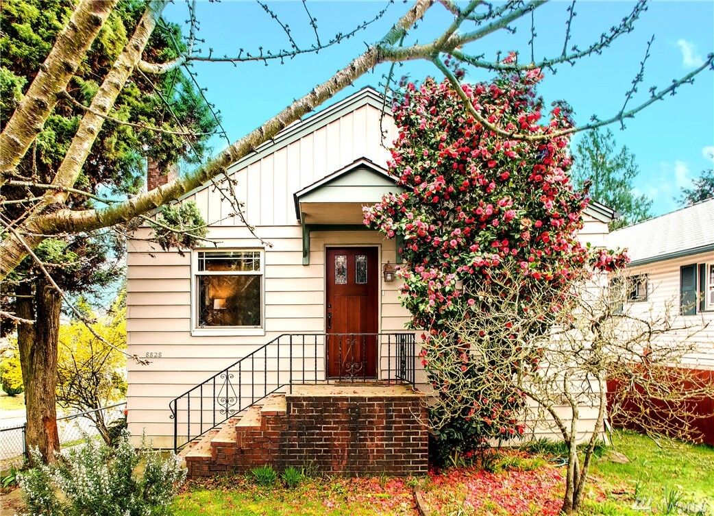 Property Photo:  8828 17th Avenue NE  WA 98115 