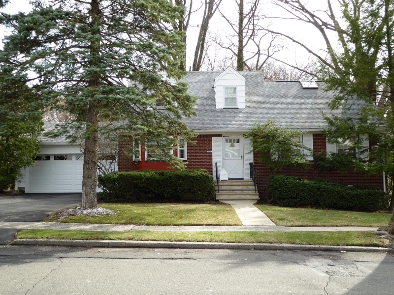 Property Photo:  66 Ravine Ave  NJ 07110 