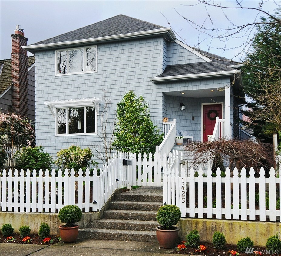 Property Photo: 1425 41st Ave E WA 98112