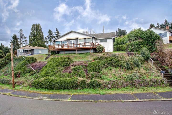 Property Photo: 410 Grandey Wy NE WA 98056