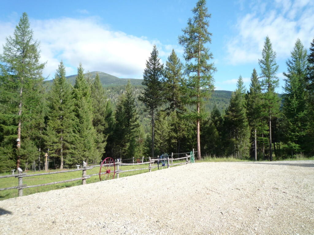 Property Photo: 342 Bonaparte Lake Rd WA 98855