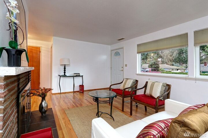 Property Photo:  1310 N 169th Street  WA 98133 