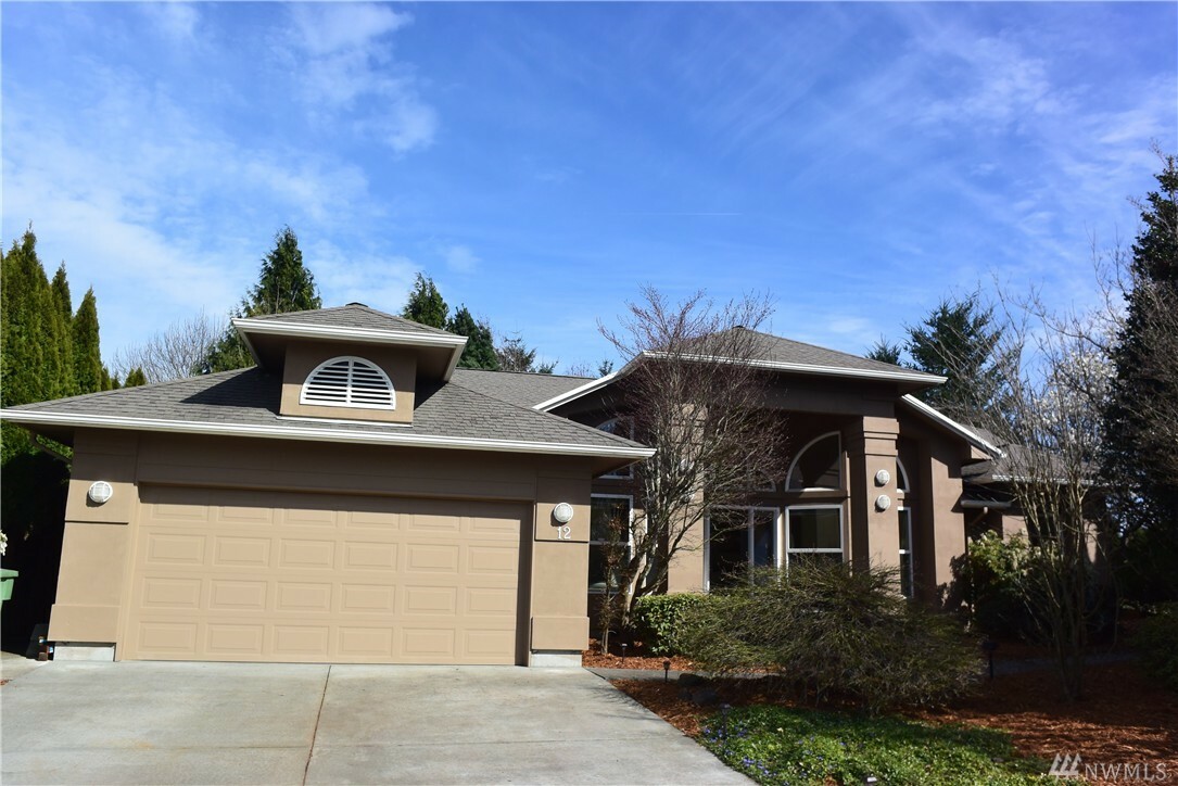 Property Photo:  12 W Pine Ct  WA 98632 