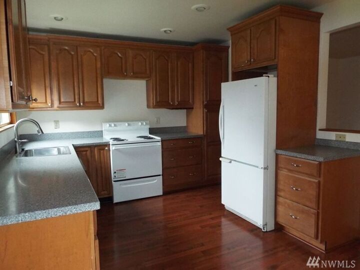 Property Photo:  1606 SW 325th Place  WA 98023 