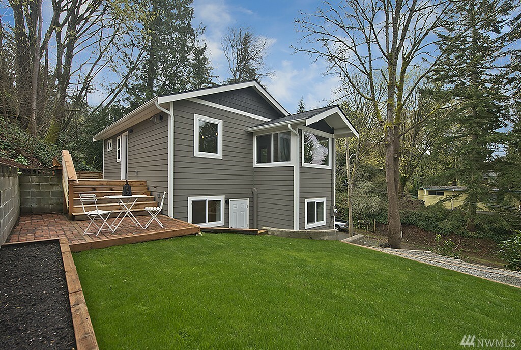 Property Photo:  7412 Gatewood Rd SW  WA 98136 