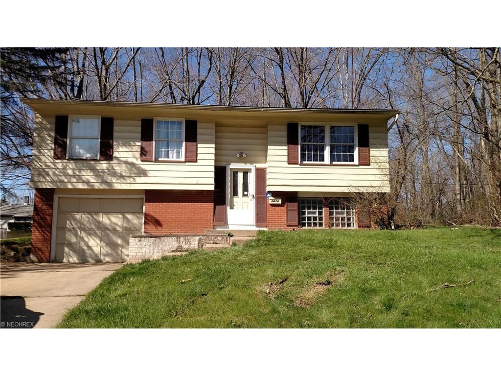 Property Photo: 3476 Williamsburg Street NW OH 44485