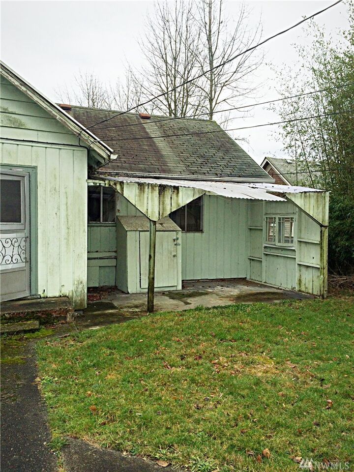Property Photo:  1113 S 62nd St  WA 98408 