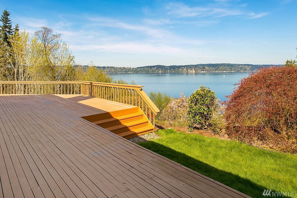 Property Photo: 10018 64th Place W WA 98275