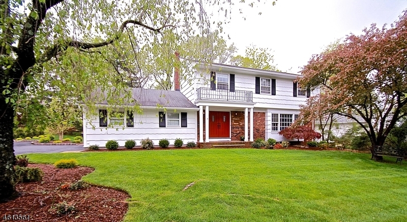 Property Photo:  8 Ruskin Ct  NJ 07470 