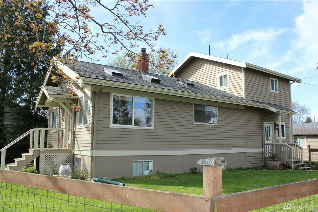 Property Photo:  2800 Nequalicum Ave  WA 98225 