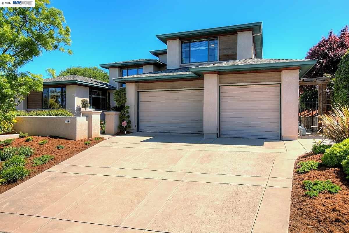 Property Photo:  2110 Wedgewood Way  CA 94550 