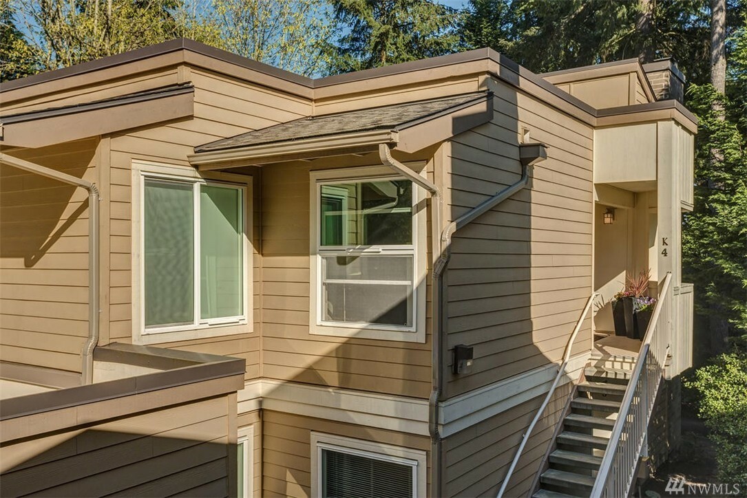 Property Photo:  14601 NE 40th St K-4  WA 98007 