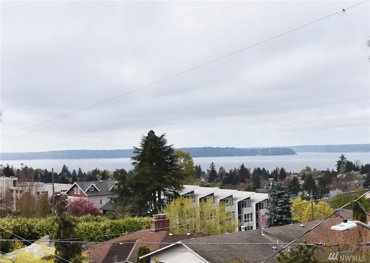 4435 44th Ave SW B  Seattle WA 98116 photo