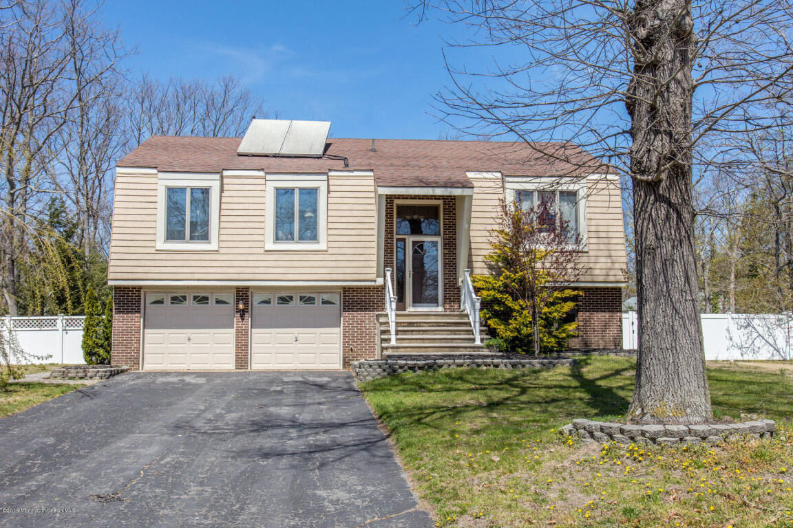 Property Photo:  19 Liverpool Court  NJ 08527 