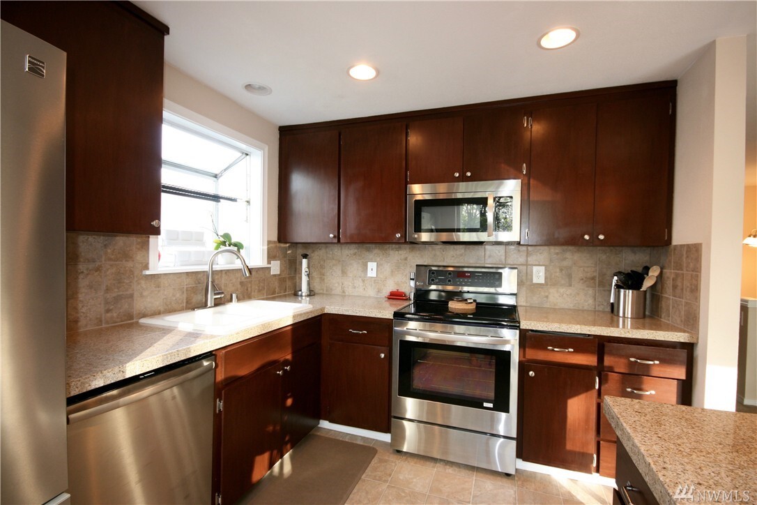Property Photo: 26327 197th Place SE WA 98042