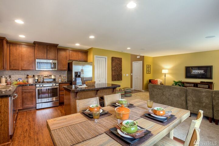Property Photo:  17207 107th St Ct E Pw140  WA 98391 