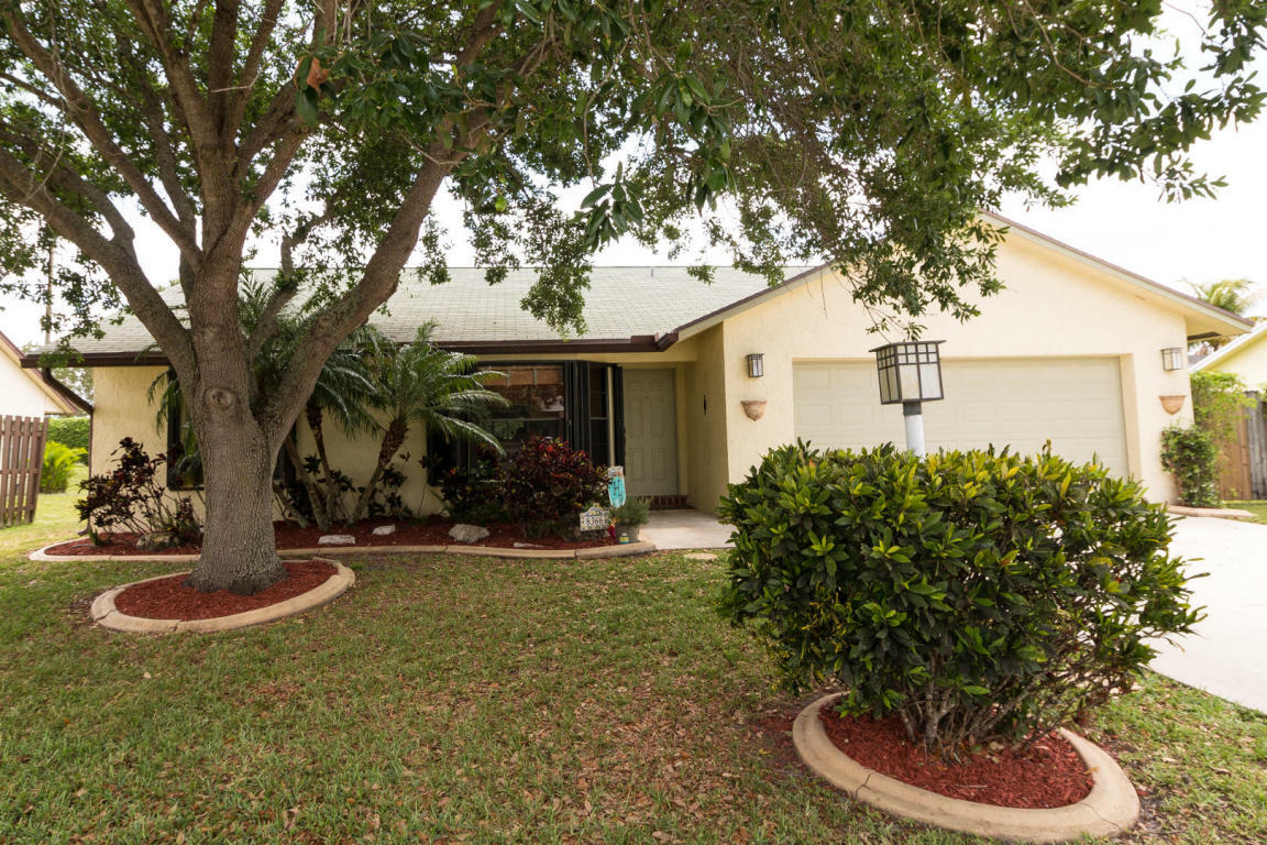 Property Photo:  8366 Blue Cypress Drive  FL 33467 