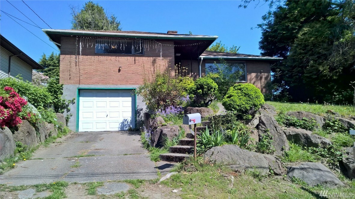 Property Photo: 3964 S Pilgrim St WA 98118