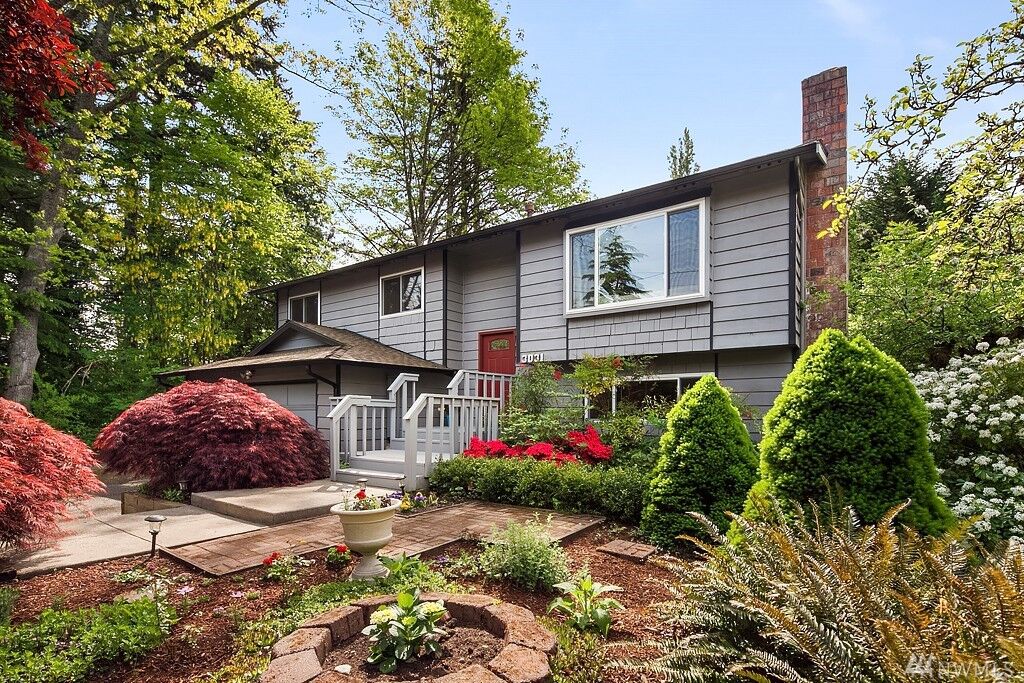 Property Photo: 3031 NE 195th St WA 98155