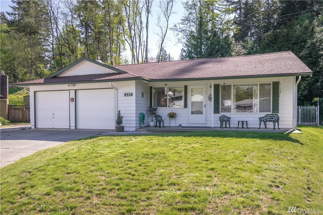 Property Photo:  2410 Alvarado Dr  WA 98229 