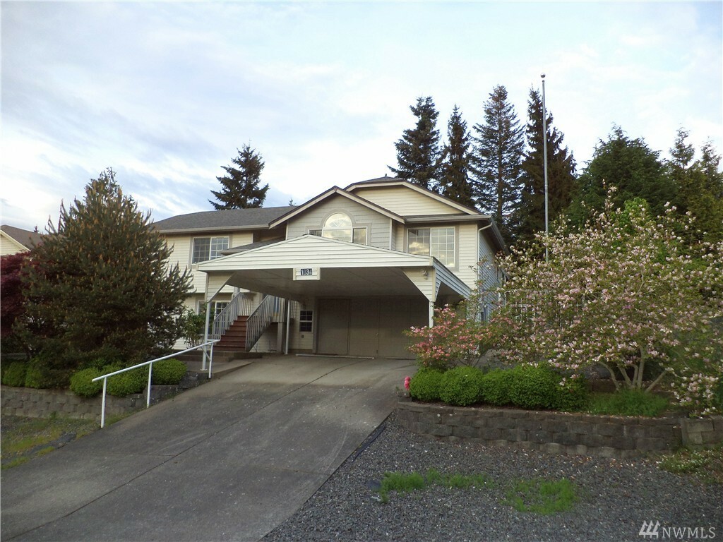 Property Photo:  1034 Moore St  WA 98229 