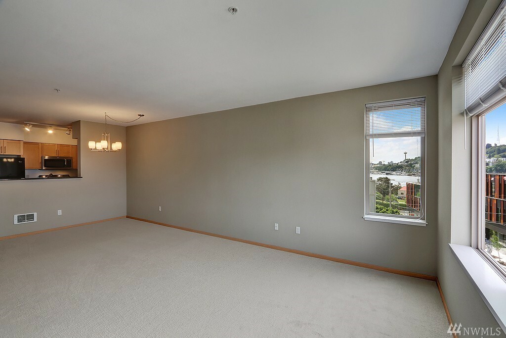 Property Photo:  3333 Wallingford Ave N 210  WA 98103 